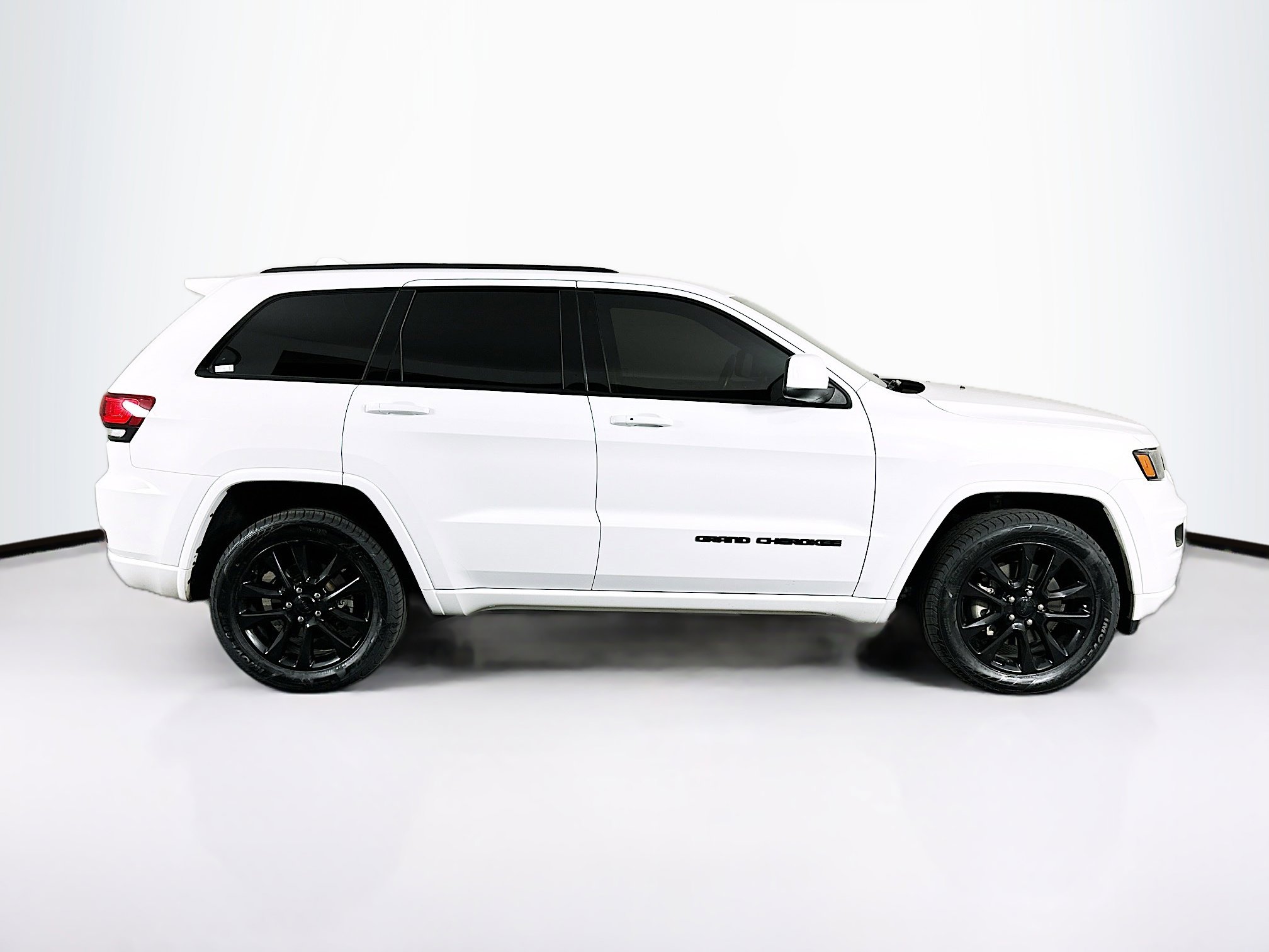 Used 2021 Jeep Grand Cherokee Laredo X AWD/4WD image 10