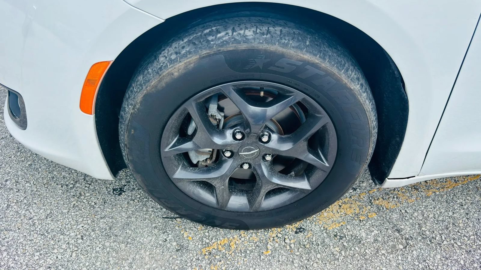 Used 2019 Chrysler Pacifica Touring-L Plus w/ S Appearance Package FWD image 21