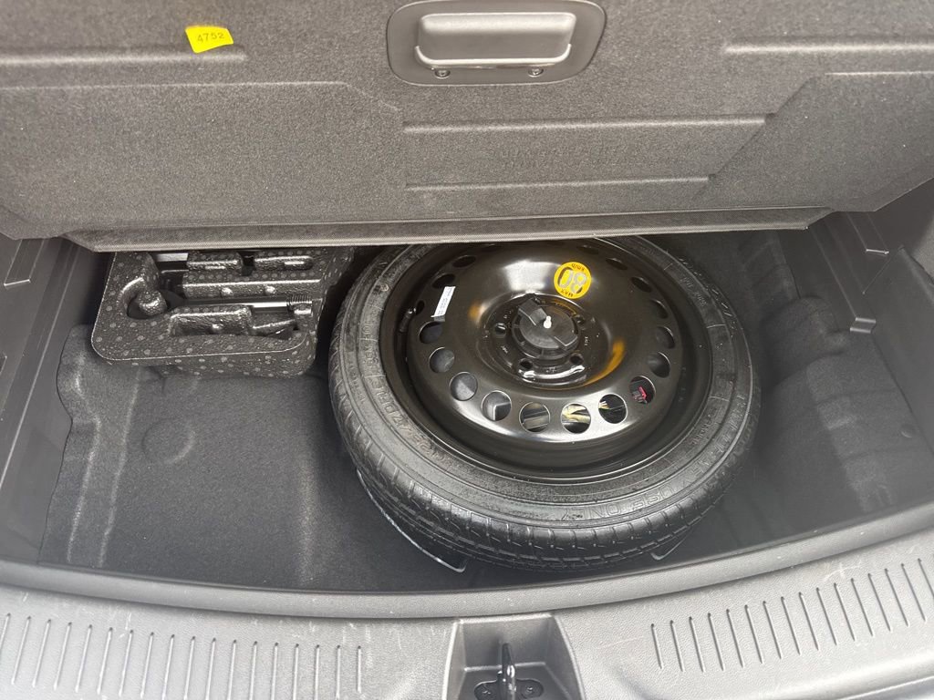 Used 2023 Buick Encore GX Select AWD/4WD image 13