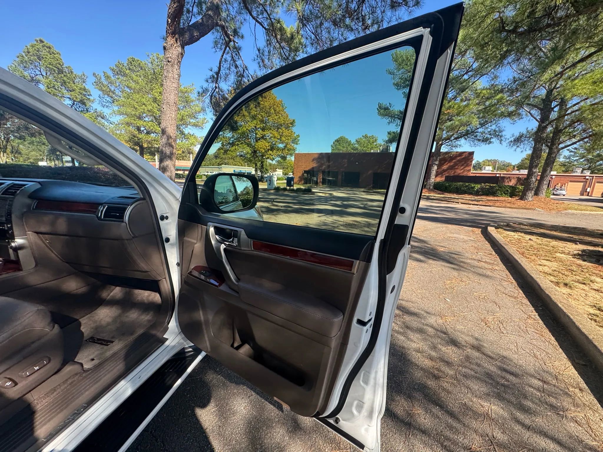 Used 2013 Lexus GX 460 image 30