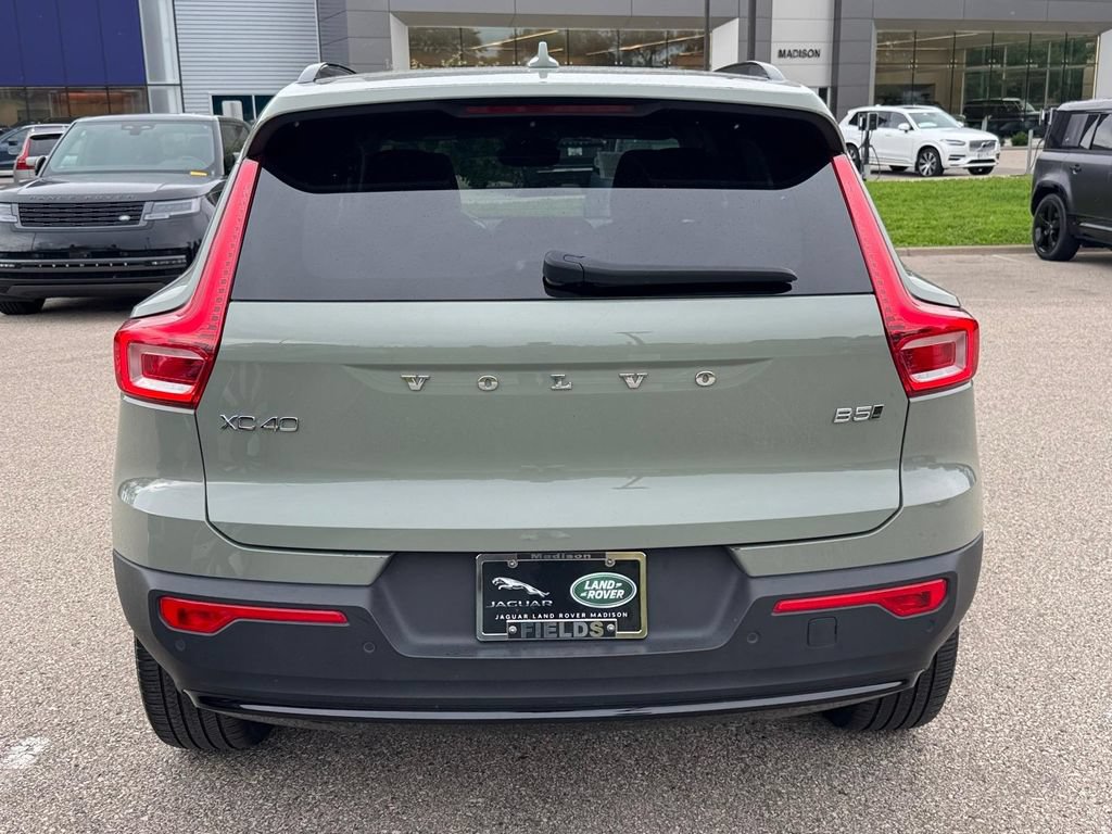 Certified 2023 Volvo XC40 B5 Plus w/ Climate Package AWD/4WD image 3