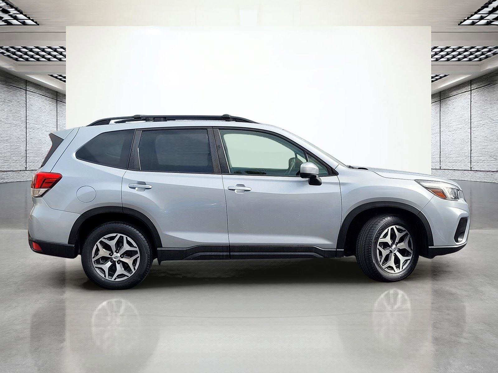 Used 2019 Subaru Forester Premium w/ All-Weather Package AWD/4WD image 6