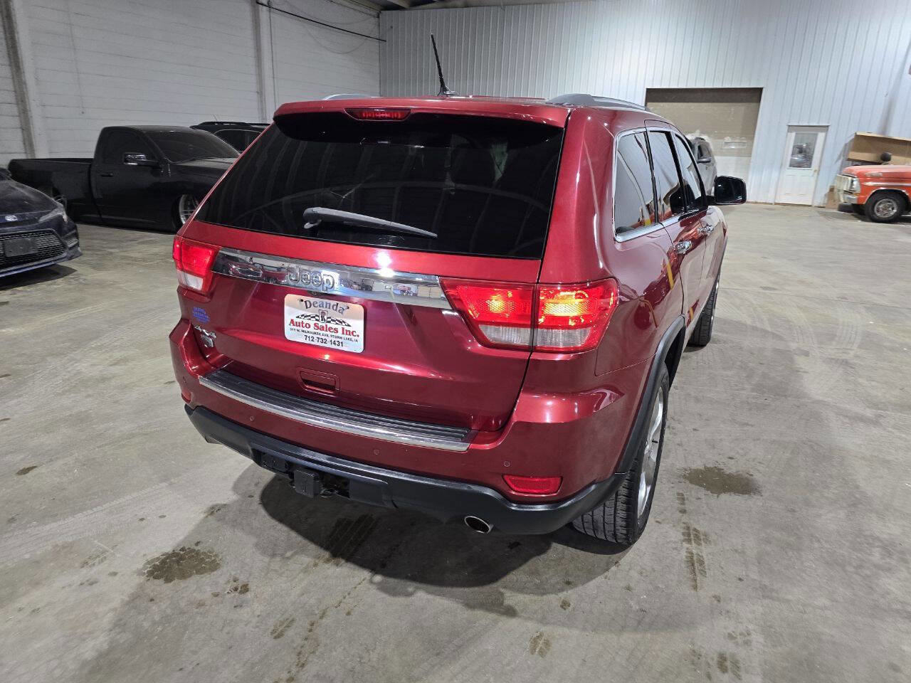 Used 2012 Jeep Grand Cherokee Overland image 11