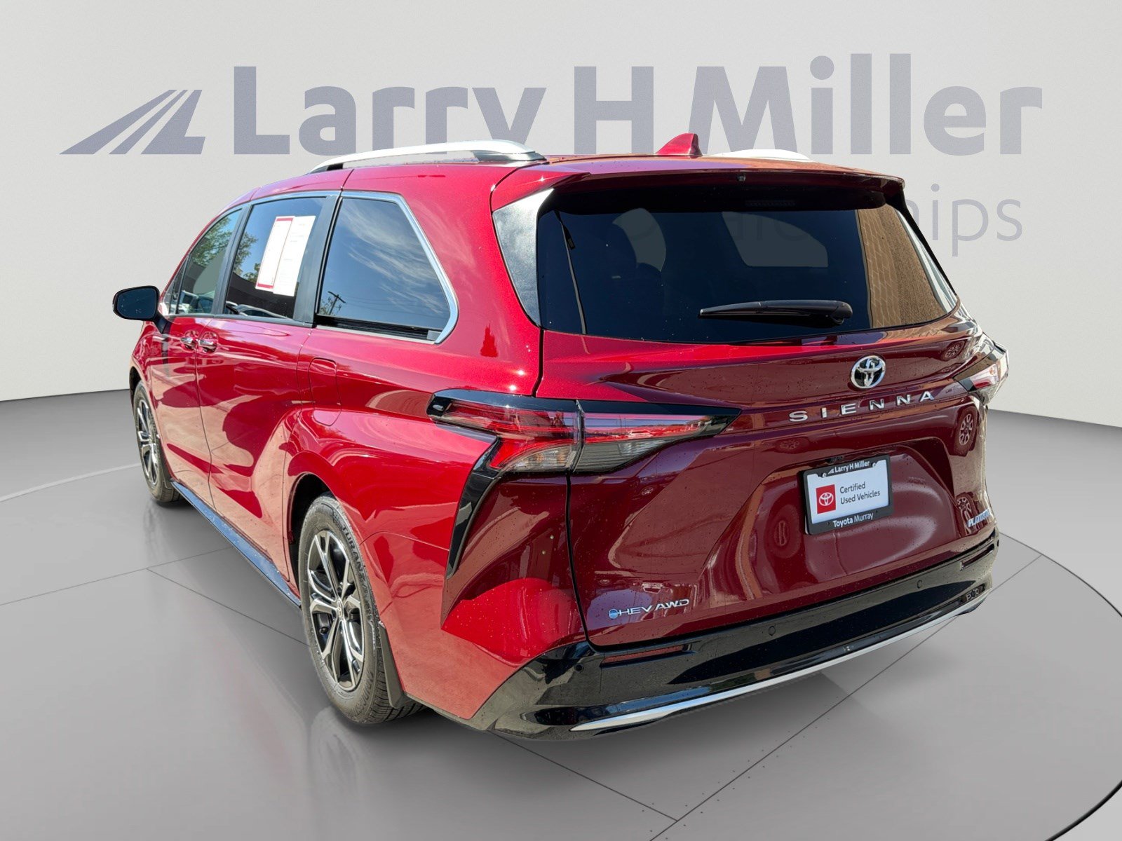 Used 2026 Toyota Sienna Platinum AWD/4WD image 3
