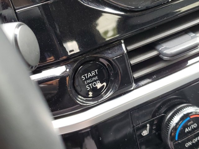 Used 2025 Nissan Pathfinder SL AWD/4WD image 14