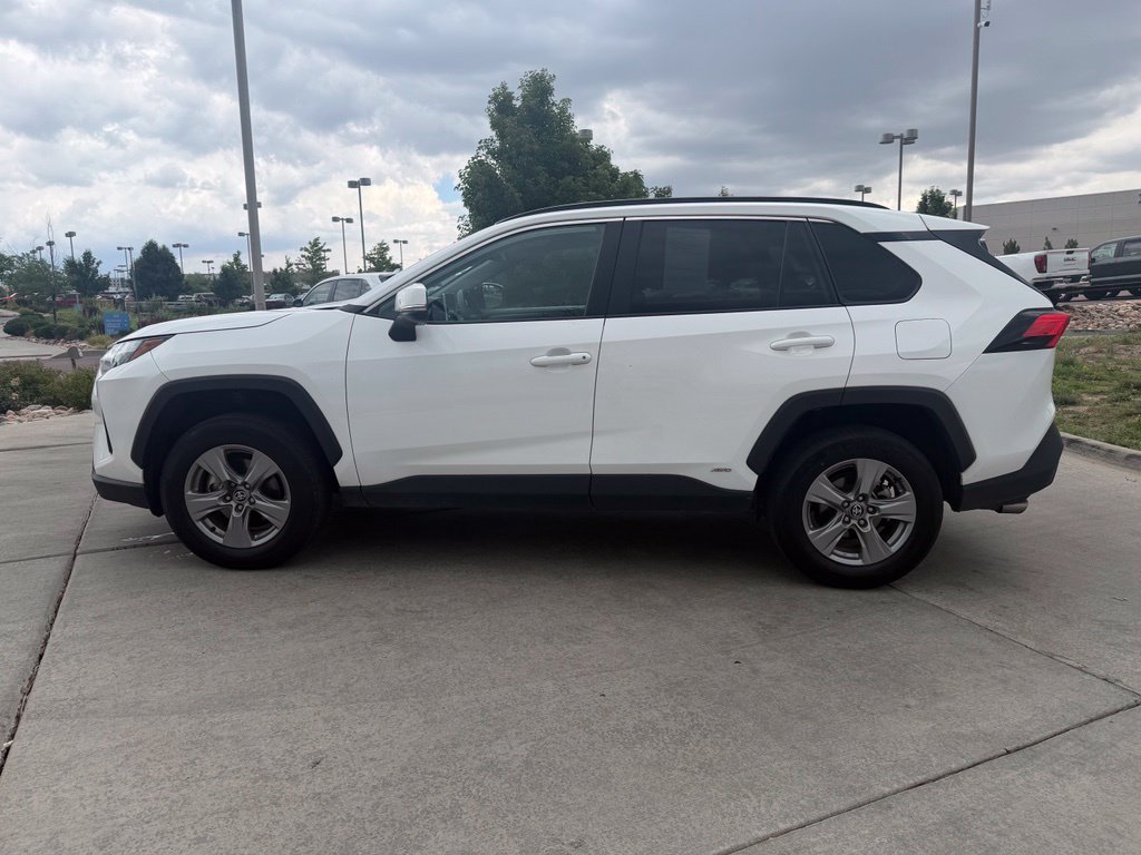 Used 2025 Toyota RAV4 XLE AWD/4WD image 5