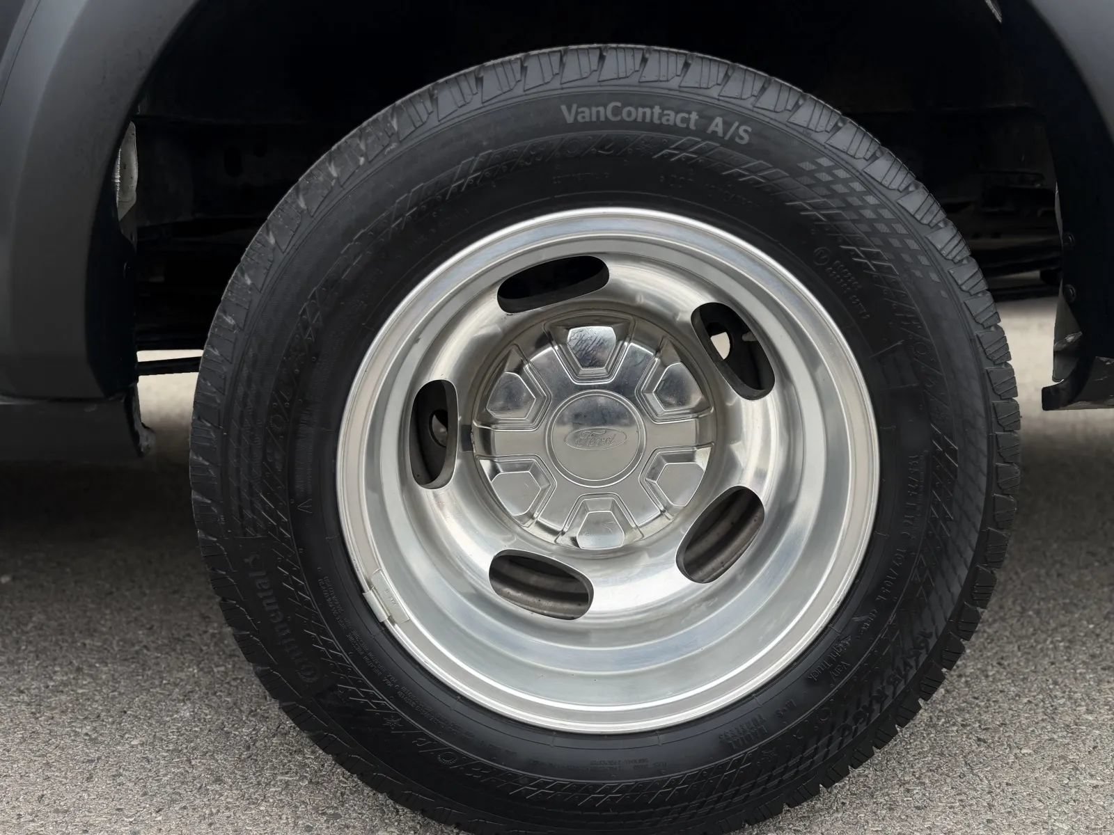 Used 2023 Ford Transit 350 XLT RWD image 45