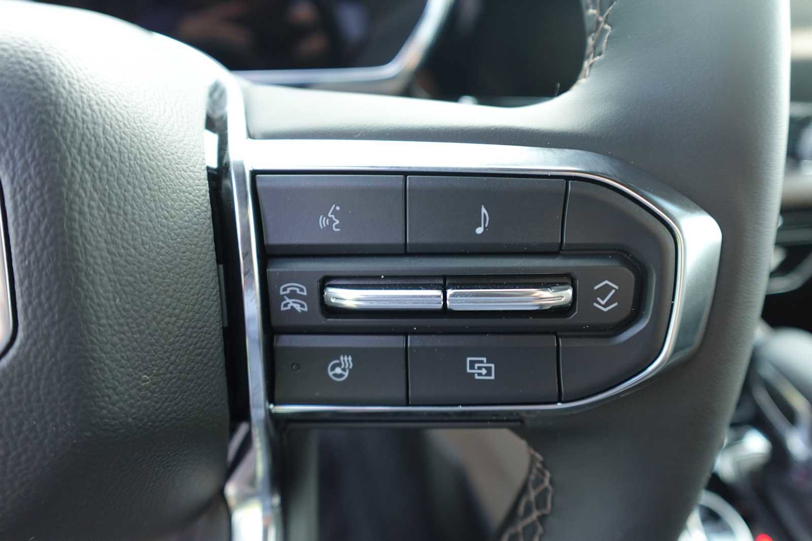 New 2026 GMC Canyon Denali w/ LPO, Denali Black Edition image 18
