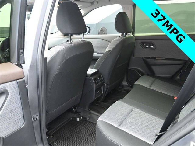 Used 2023 Nissan Rogue SV image 10