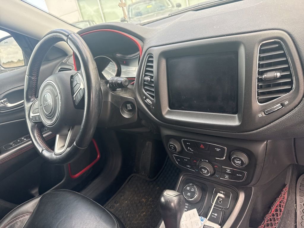 Used 2019 Jeep Compass Trailhawk w/ Cold Weather Group AWD/4WD image 10