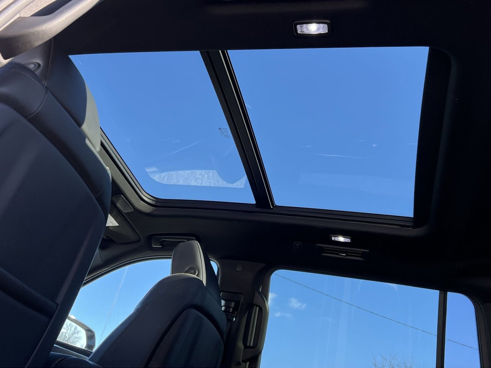 Used 2023 Cadillac Escalade ESV Premium Luxury image 22