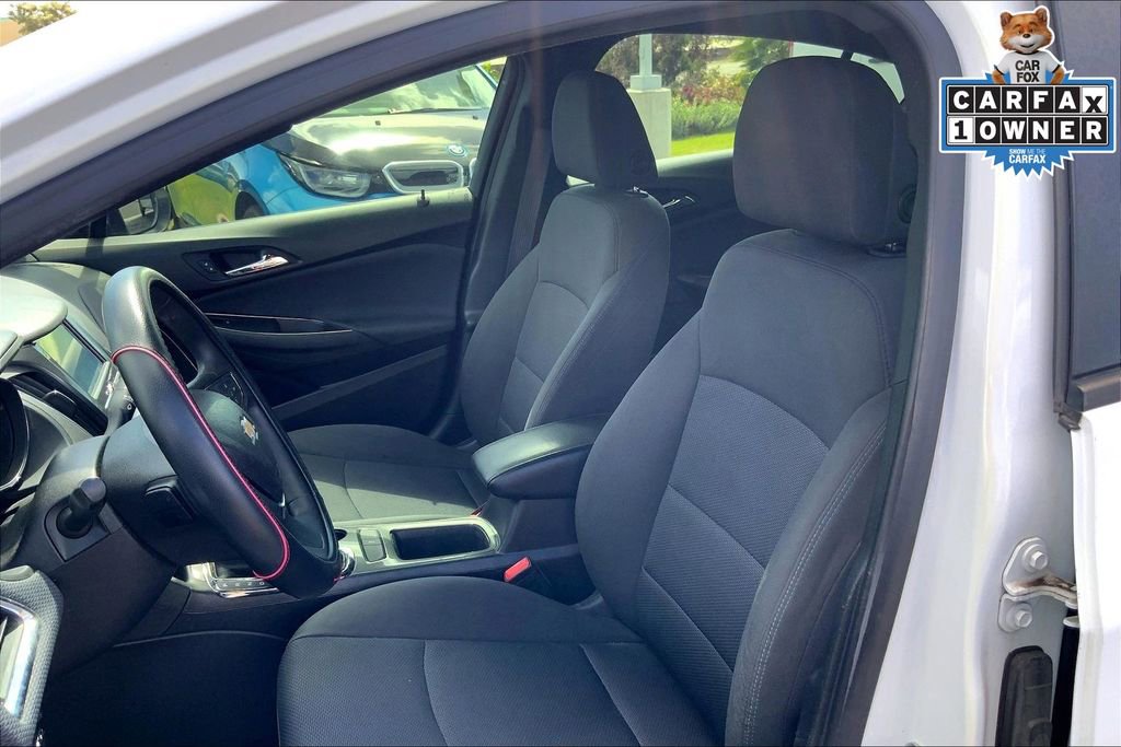 Used 2018 Chevrolet Cruze LT w/ Redline Edition image 23