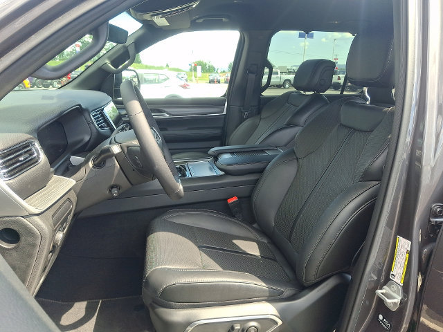 New 2023 Jeep Wagoneer Series III w/ Convenience Group I AWD/4WD image 6