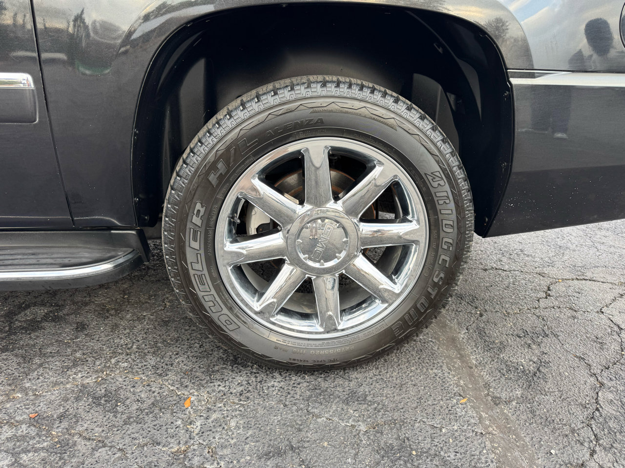 Used 2011 GMC Yukon XL Denali image 10