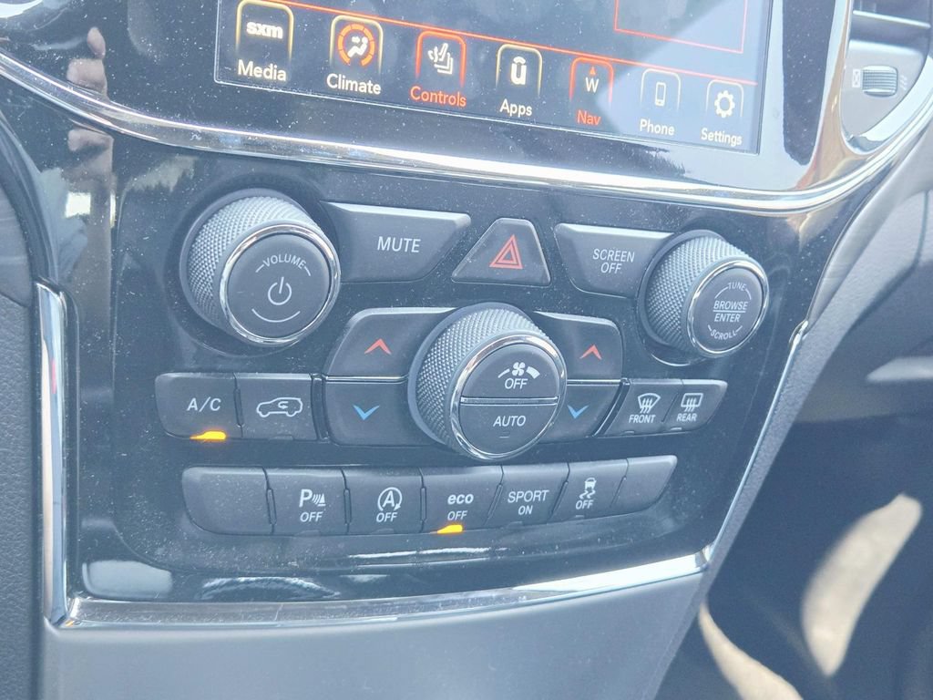 Certified 2021 Jeep Grand Cherokee Laredo X AWD/4WD image 27