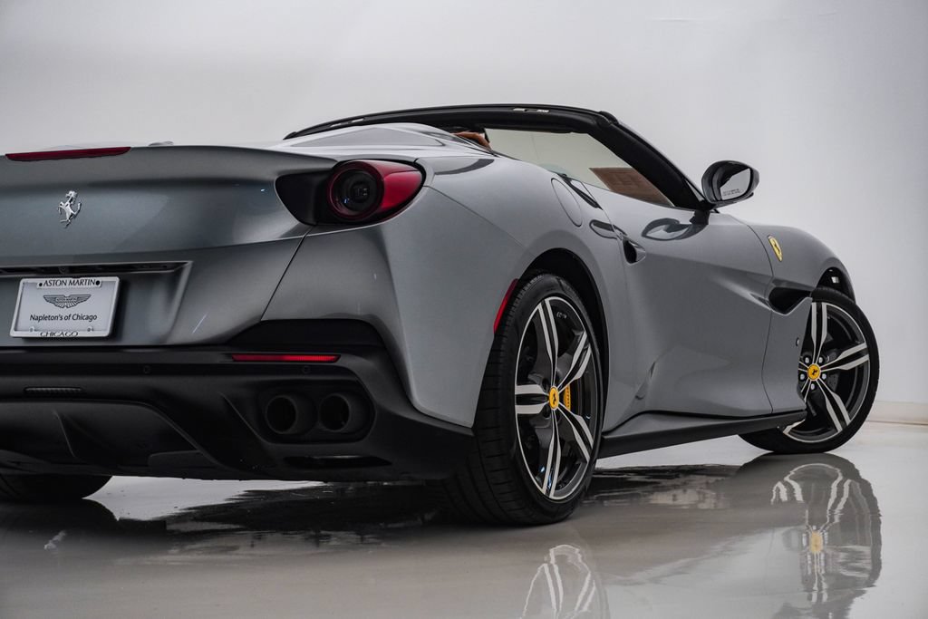 Used 2019 Ferrari Portofino RWD image 12