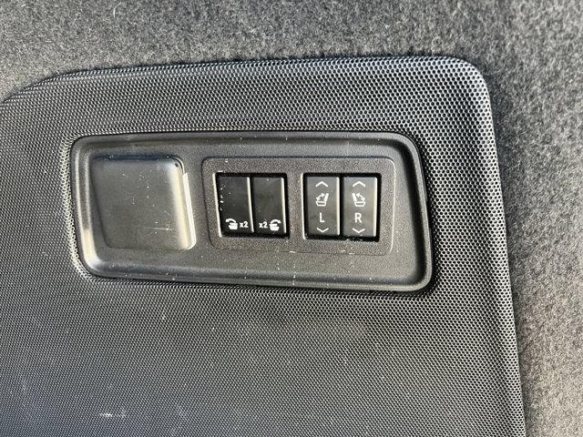 Used 2023 Cadillac Escalade Sport Platinum AWD/4WD image 29