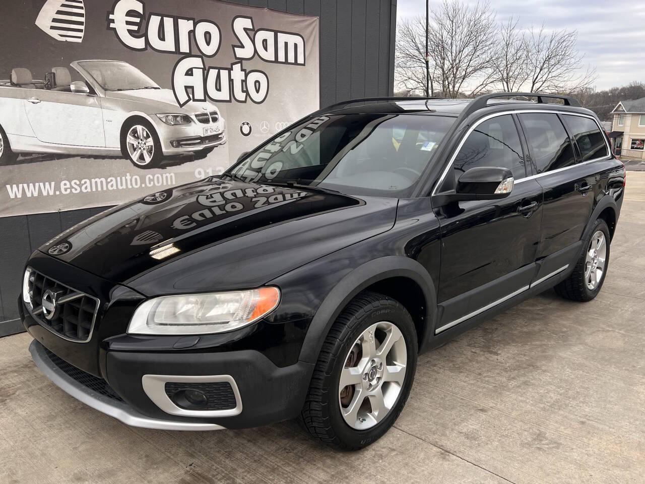 Used 2011 Volvo XC70 3.2 AWD/4WD image 1