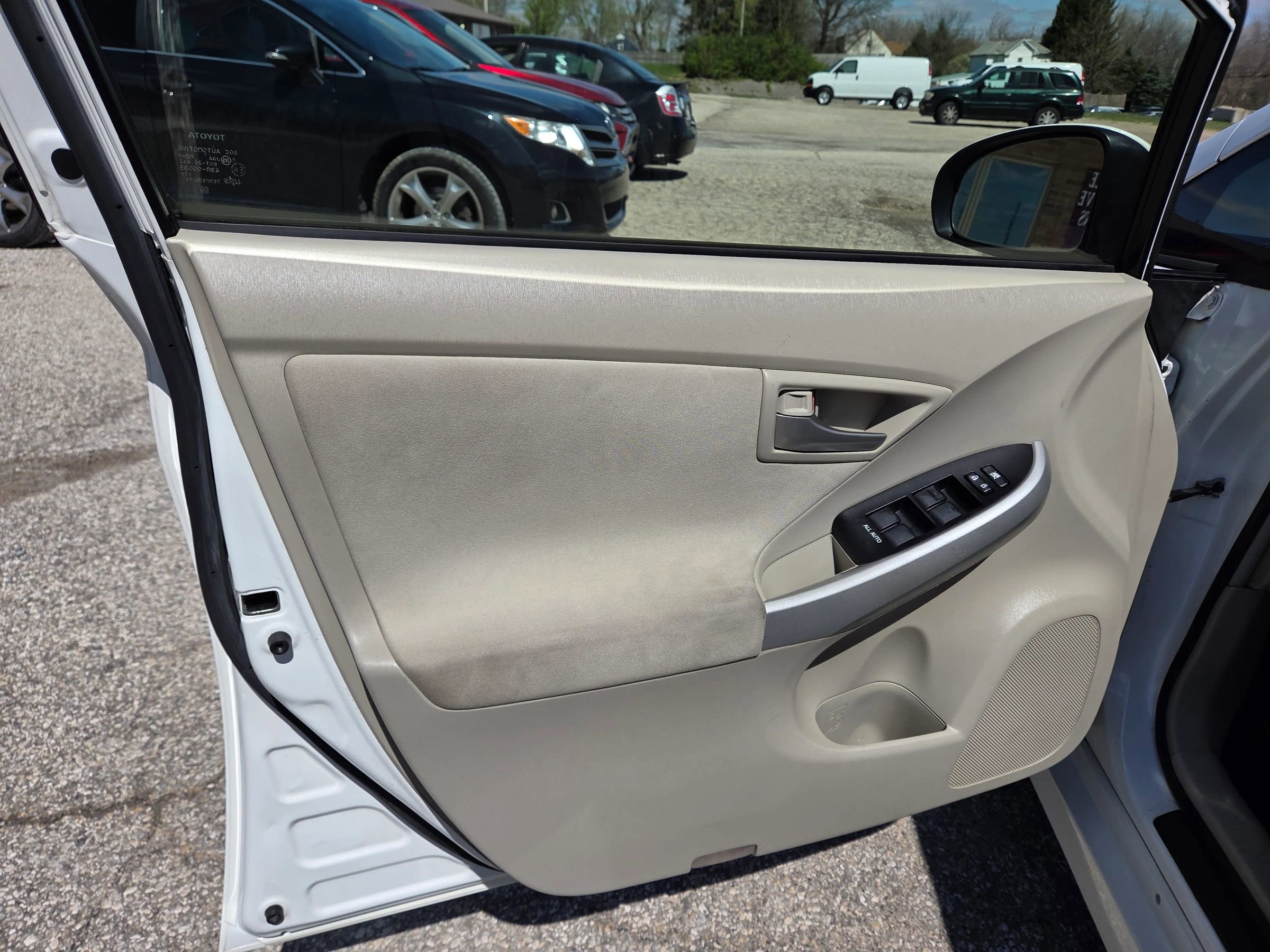 Used 2012 Toyota Prius Three w/ Solar Roof Pkg FWD image 12