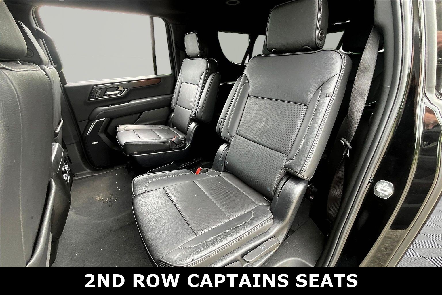 Used 2025 GMC Yukon XL Denali AWD/4WD image 8