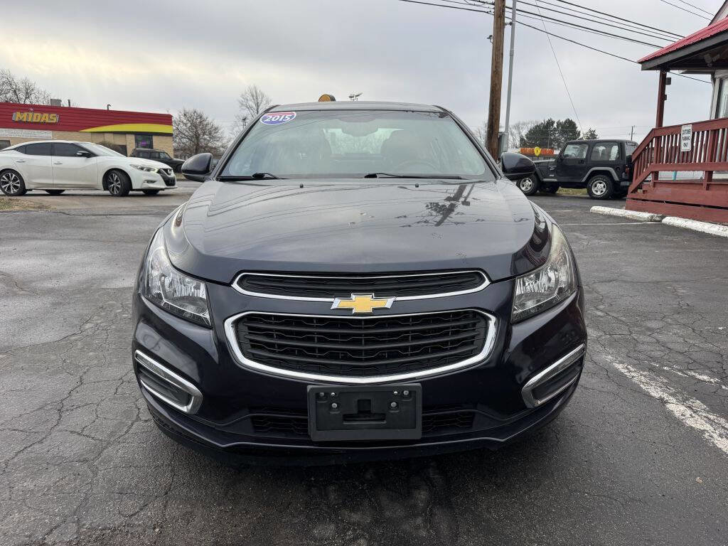 Used 2015 Chevrolet Cruze LT image 2