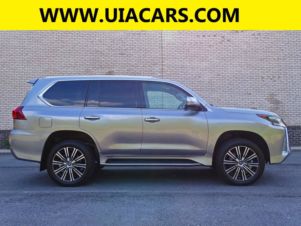 Used 2019 Lexus LX 570 4WD w/ Luxury Package image 5