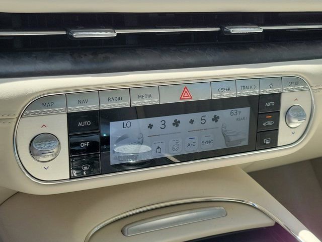 Used 2025 Genesis G90 3.5T image 31