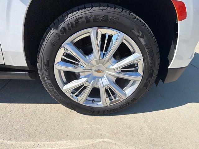 Used 2022 Chevrolet Suburban High Country AWD/4WD image 35