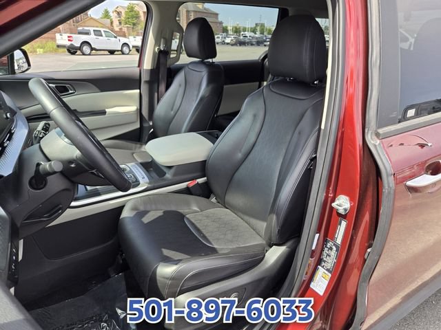 Used 2024 Kia Carnival LX FWD image 9
