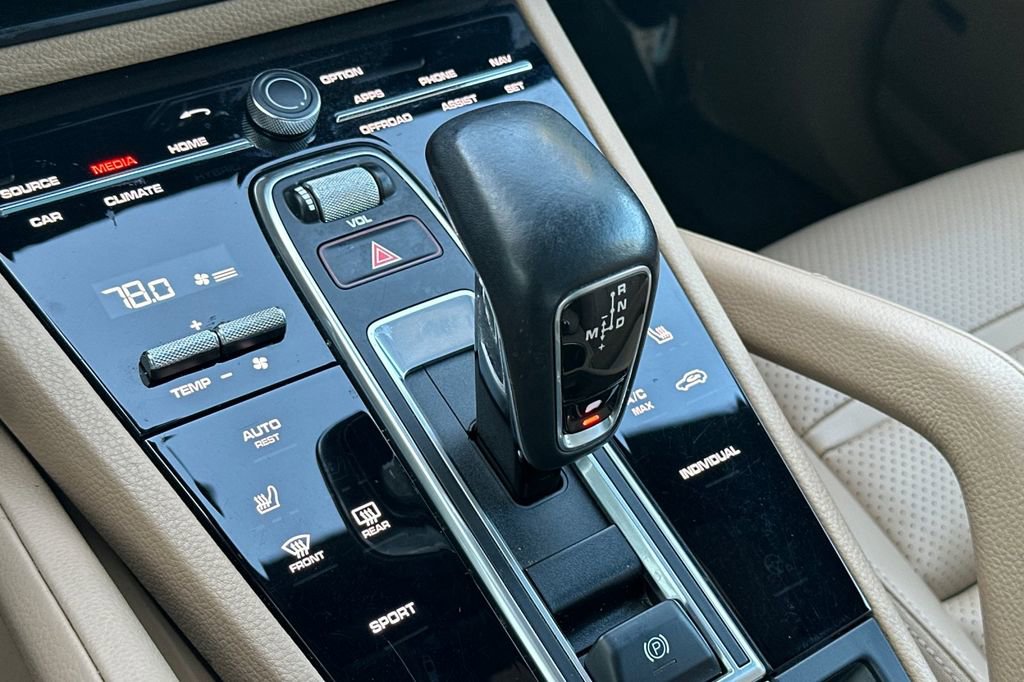 Used 2022 Porsche Cayenne image 22