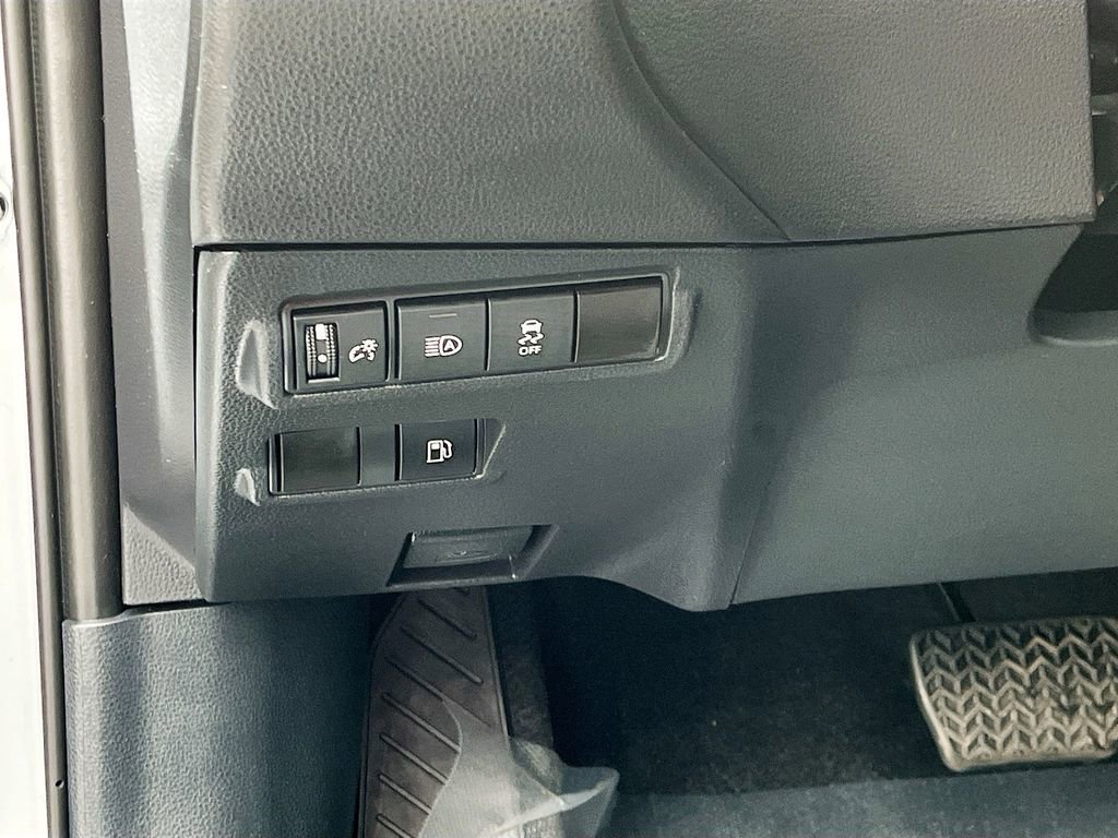 Used 2025 Toyota Corolla Cross AWD Hybrid image 10