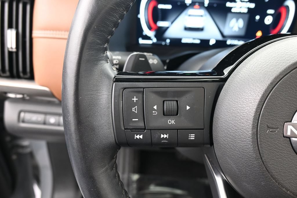 Used 2024 Nissan Pathfinder Platinum AWD/4WD image 18