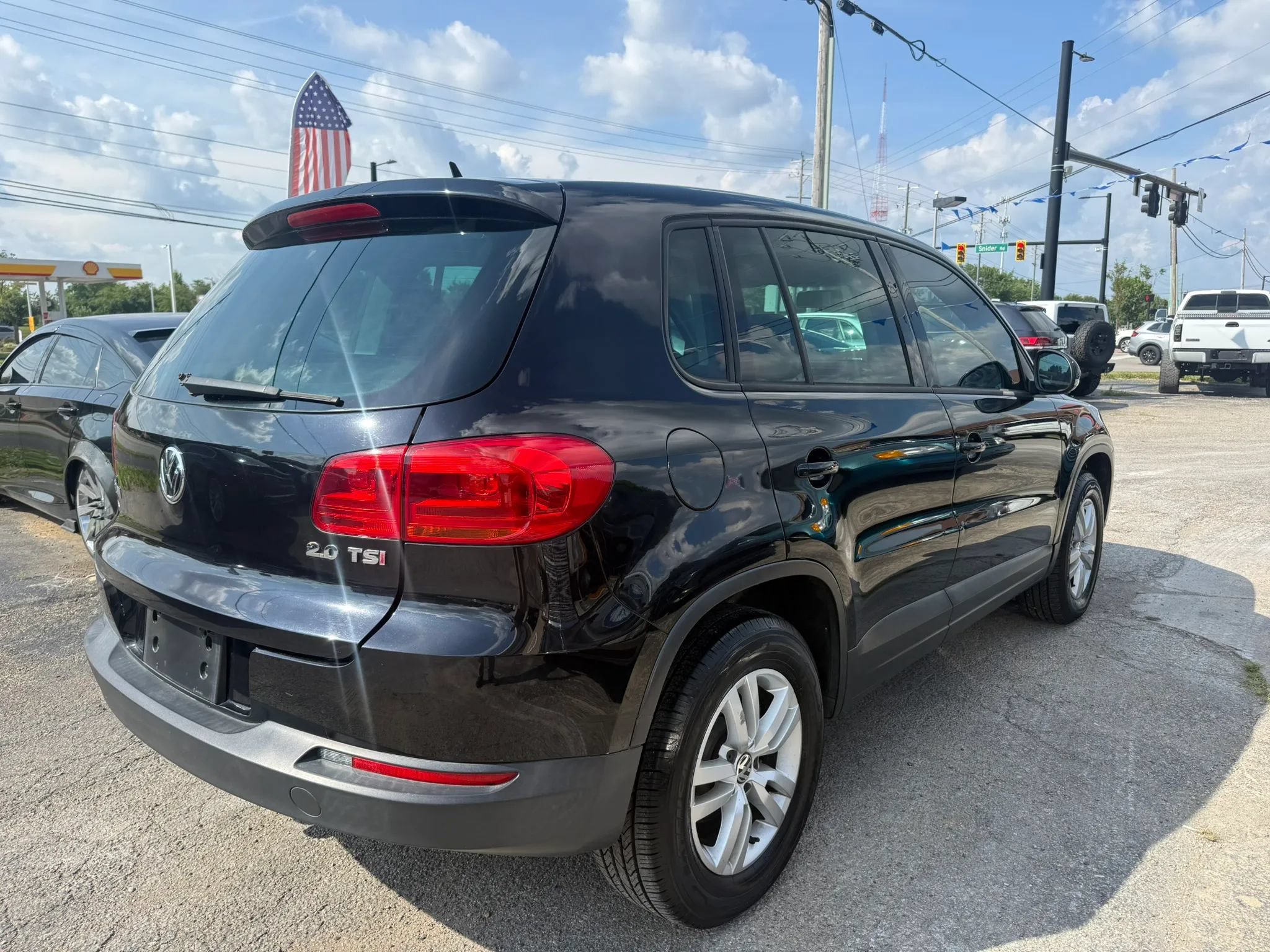 Used 2013 Volkswagen Tiguan S FWD image 6