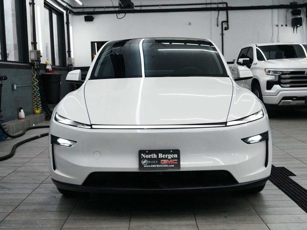 Used 2026 Tesla Model Y Long Range image 2