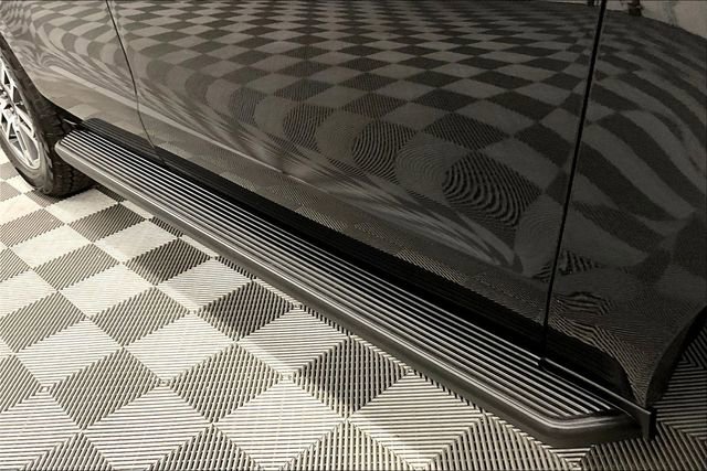 Used 2025 Ford Expedition Active image 11