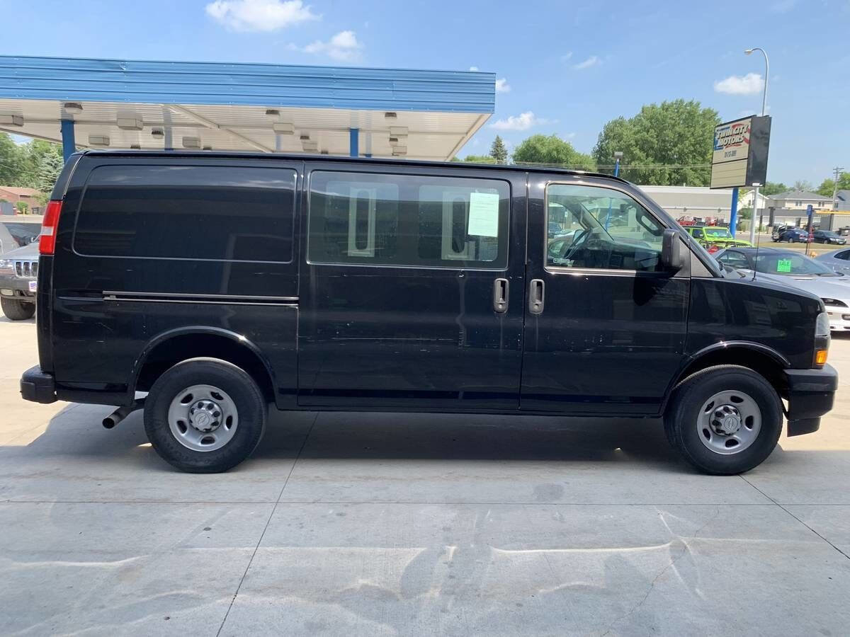 Used 2019 Chevrolet Express 2500 w/ Driver Convenience Package image 5