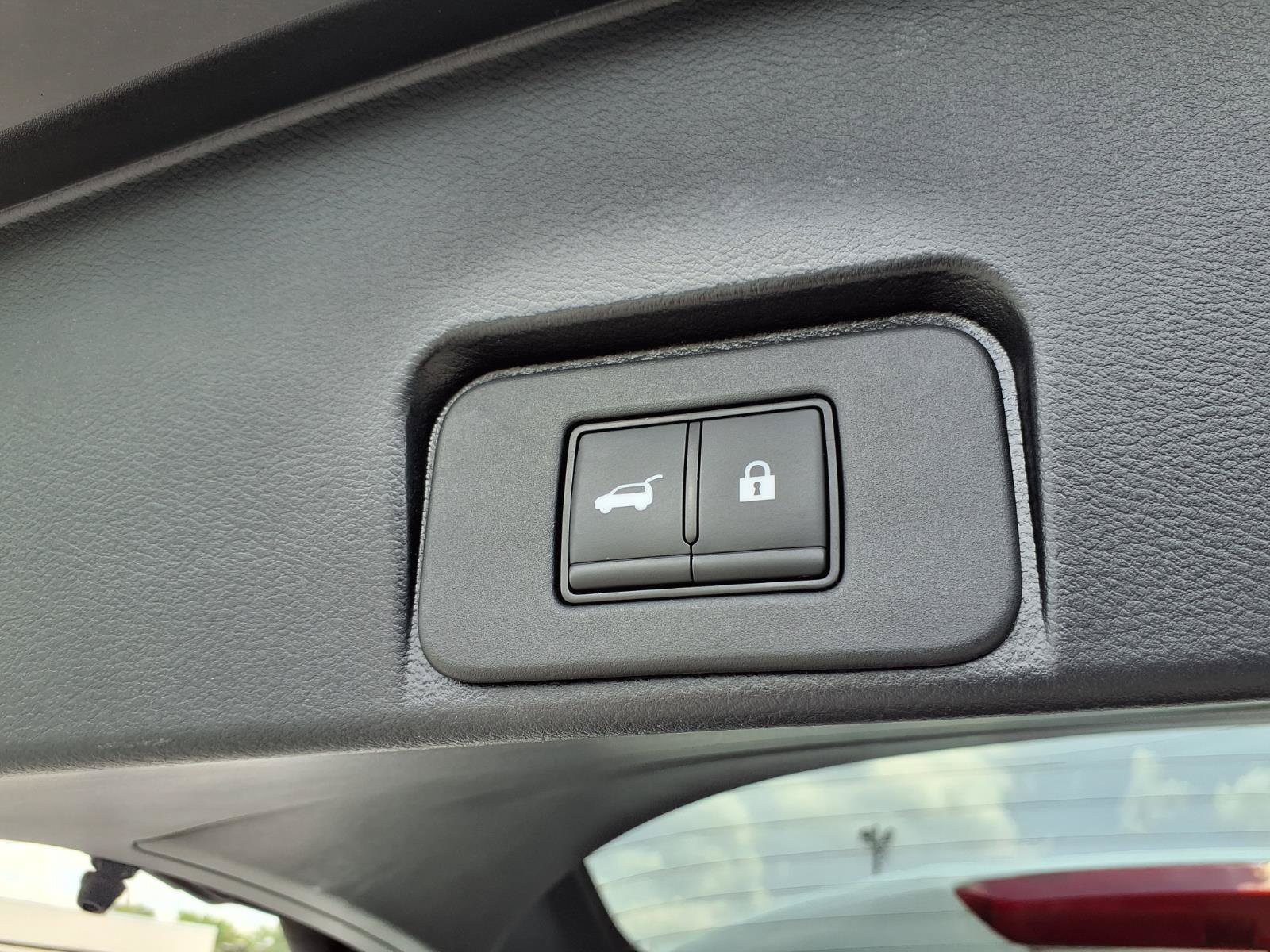 Used 2023 Nissan Rogue SL AWD/4WD image 32