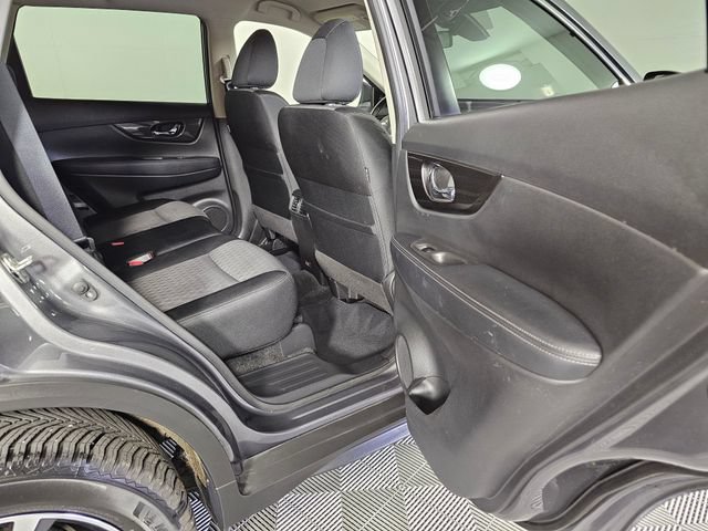 Used 2019 Nissan Rogue SV w/ Premium Package AWD/4WD image 17
