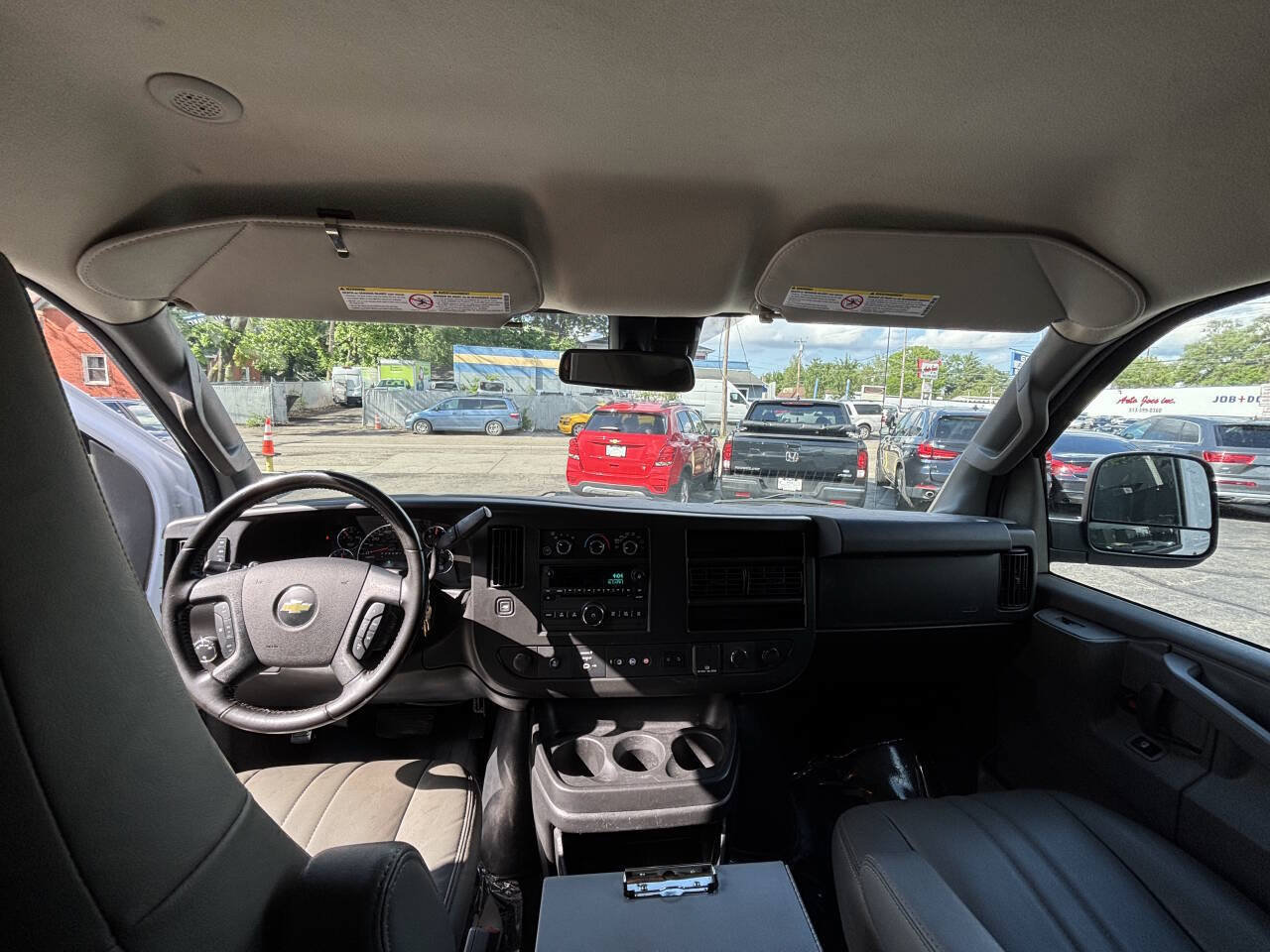 Used 2020 Chevrolet Express 3500 Extended w/ Driver Convenience Package RWD image 18