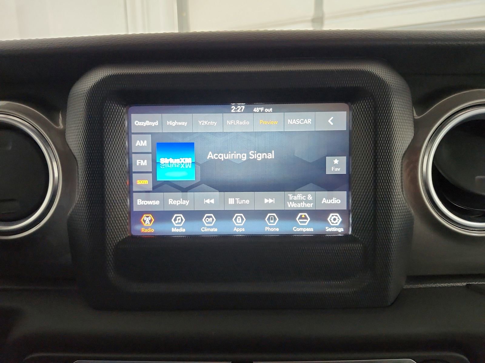 Used 2018 Jeep Wrangler Unlimited Sahara image 22