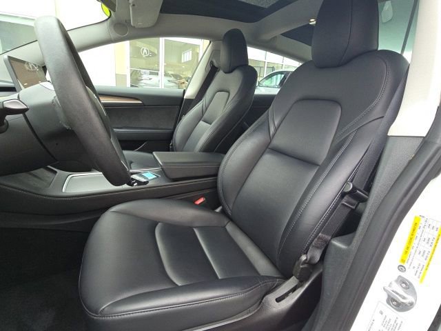 Used 2023 Tesla Model 3 Standard Range image 10