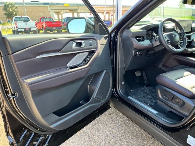 New 2026 Ford Explorer Platinum image 14