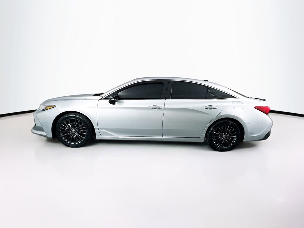 Used 2021 Toyota Avalon XSE image 6