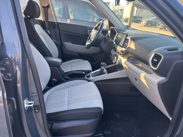 Used 2024 Hyundai Venue SEL image 10