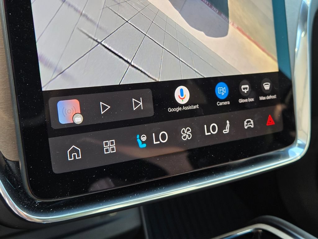 New 2025 Volvo EX90 Plus AWD/4WD image 30
