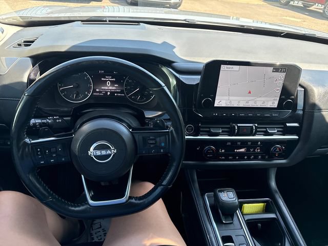 Used 2023 Nissan Pathfinder SL AWD/4WD image 10
