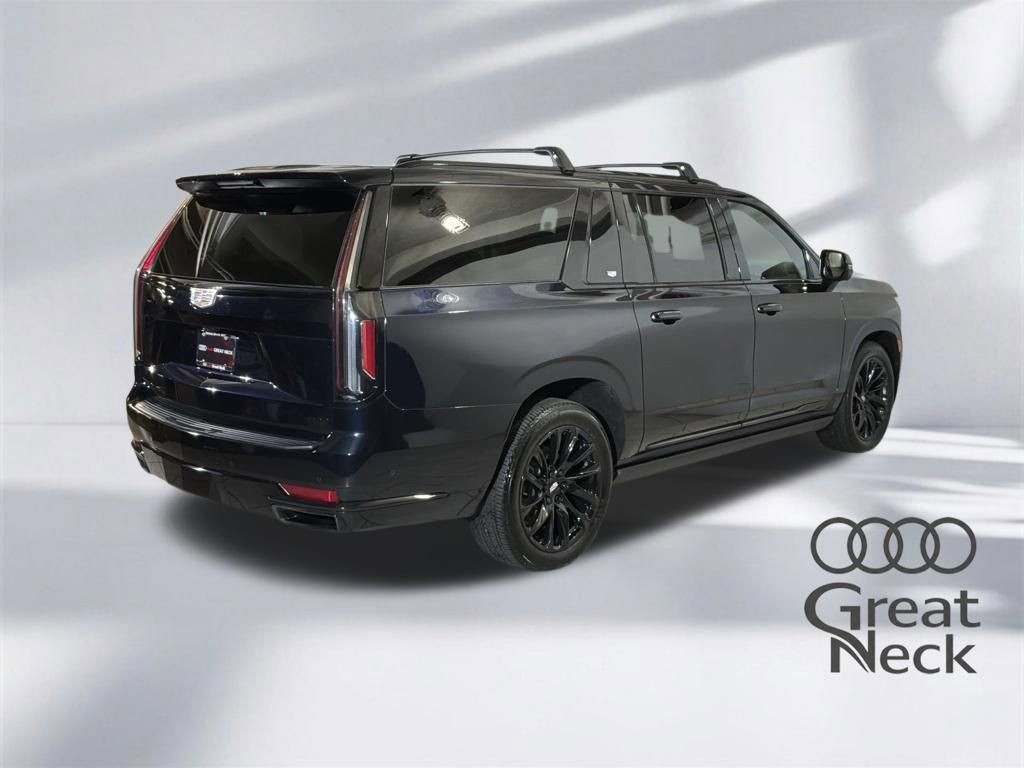 Used 2024 Cadillac Escalade ESV Sport Platinum w/ LPO, ONYX Package AWD/4WD image 10