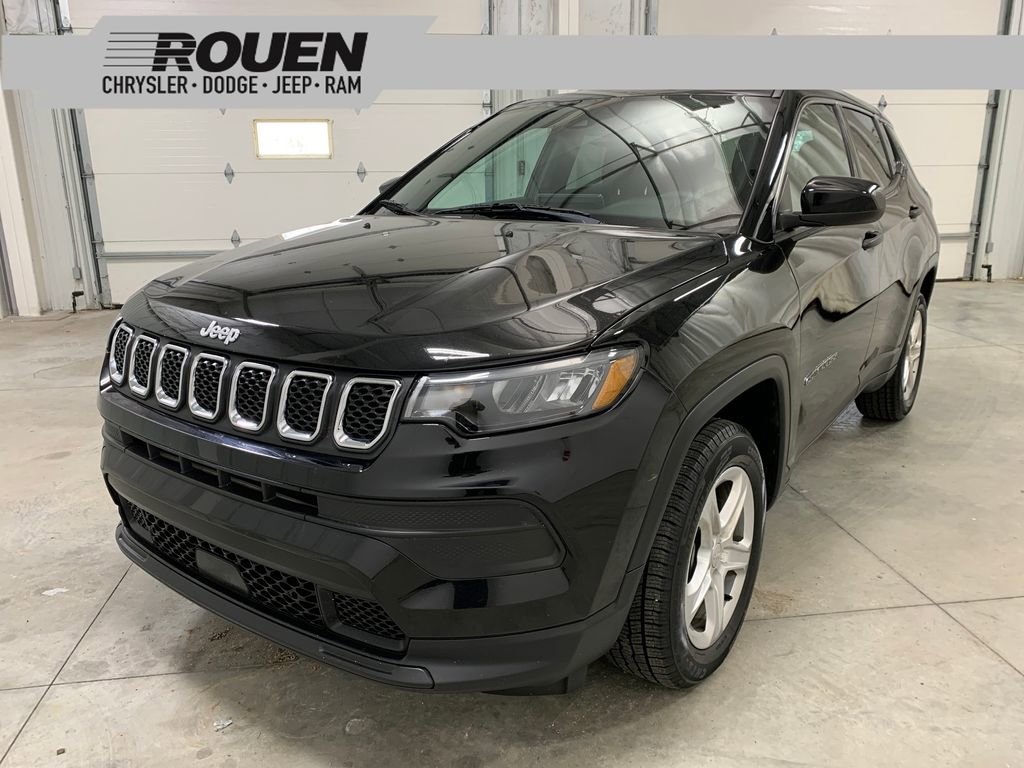 Used 2023 Jeep Compass Sport image 1
