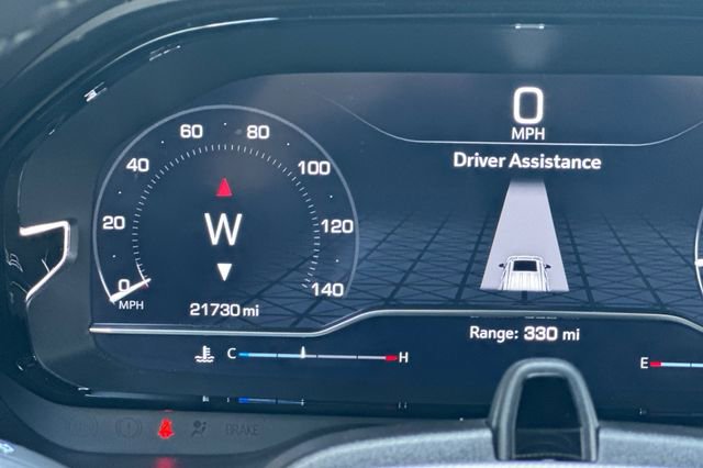 Used 2024 GMC Yukon XL Denali w/ Advanced Technology Package image 28