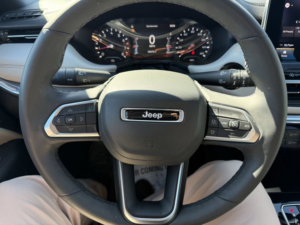 Used 2024 Jeep Compass Limited image 11
